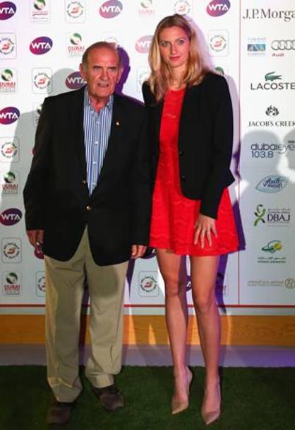 La ceca Petra Kvitova con il vicepresidente del Dubai Duty Free, Colm McLoughlin